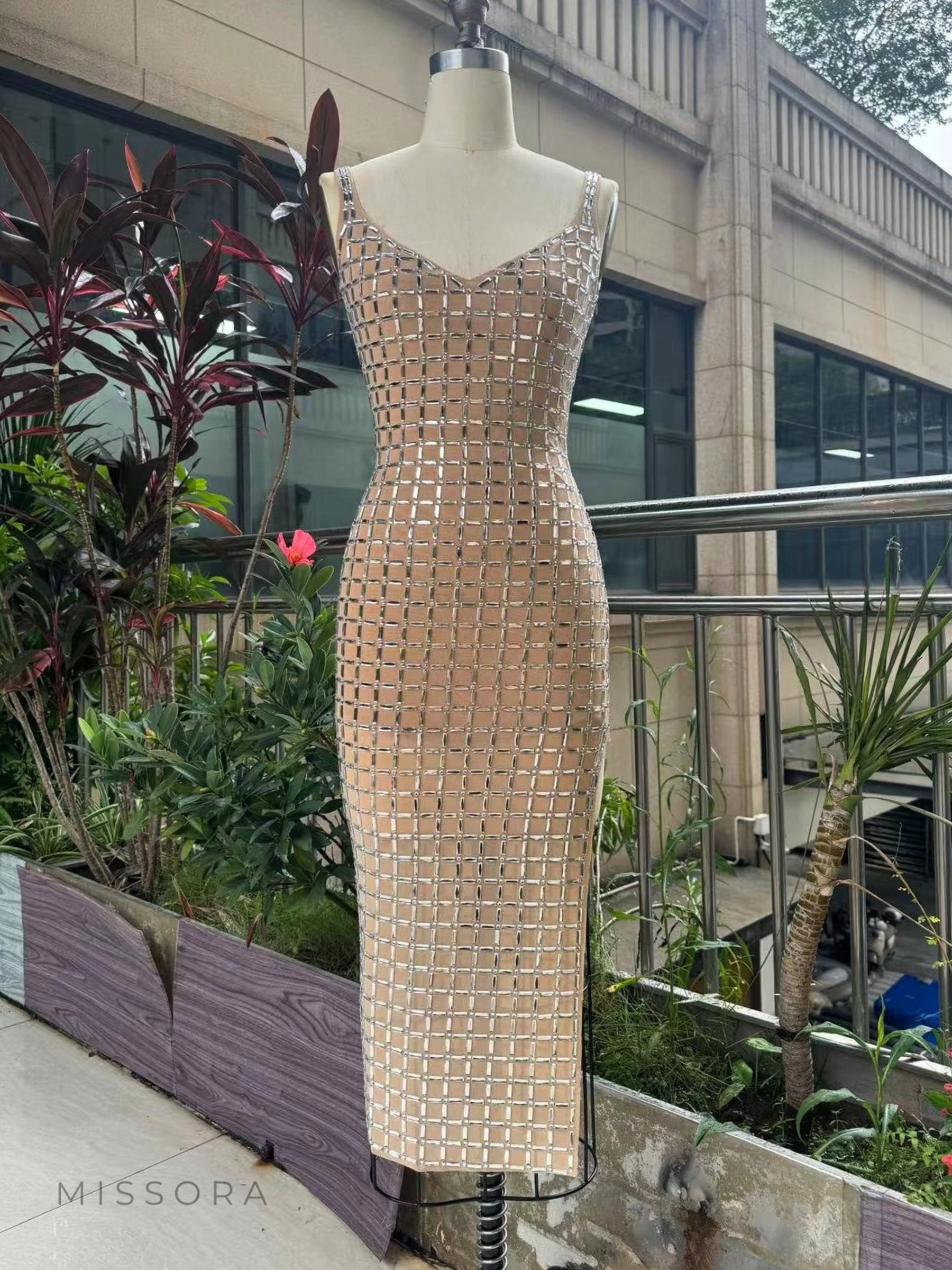 Laurie Işıltılı V Yaka Midi Elbise