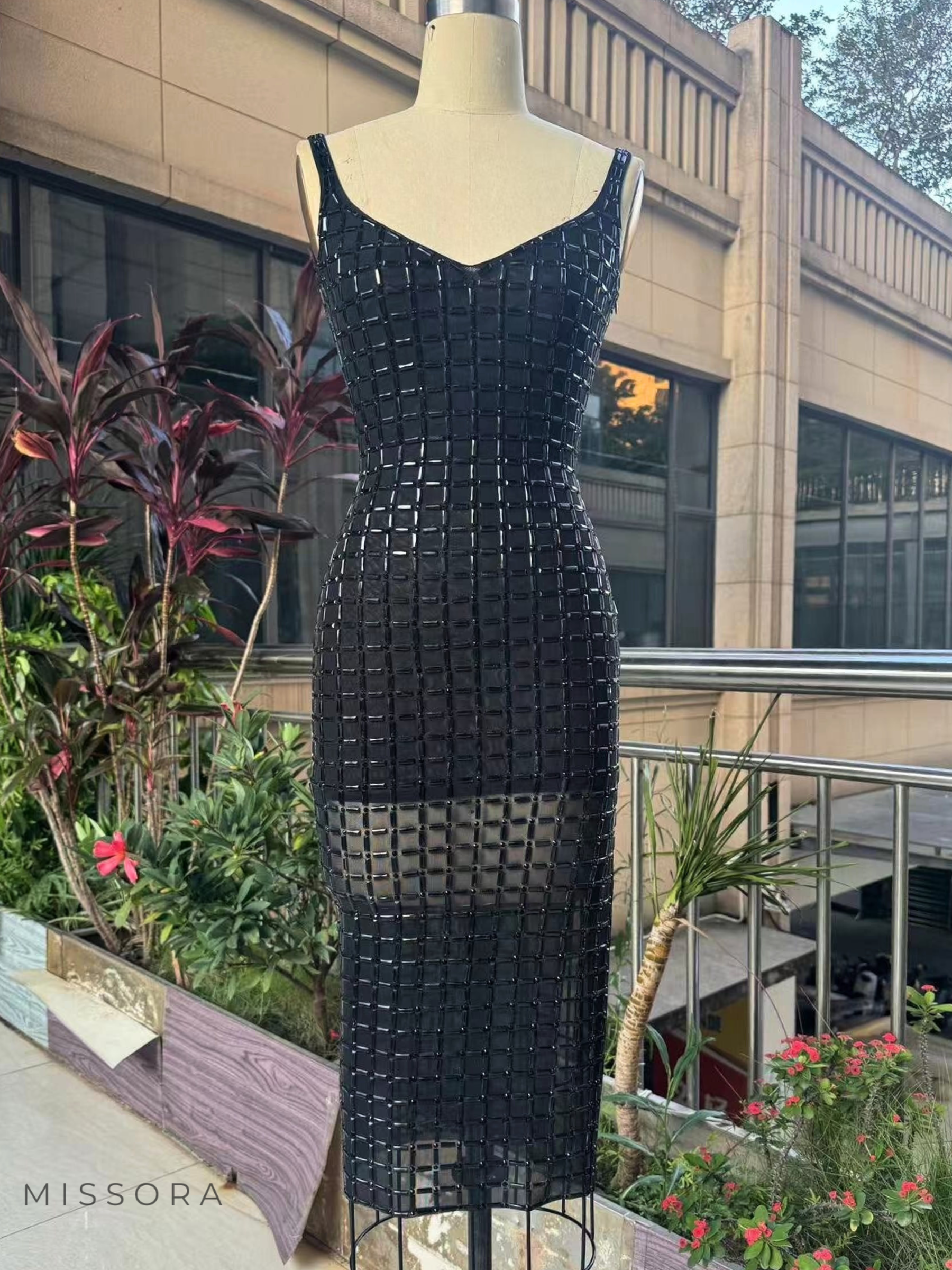 Laurie Işıltılı V Yaka Midi Elbise