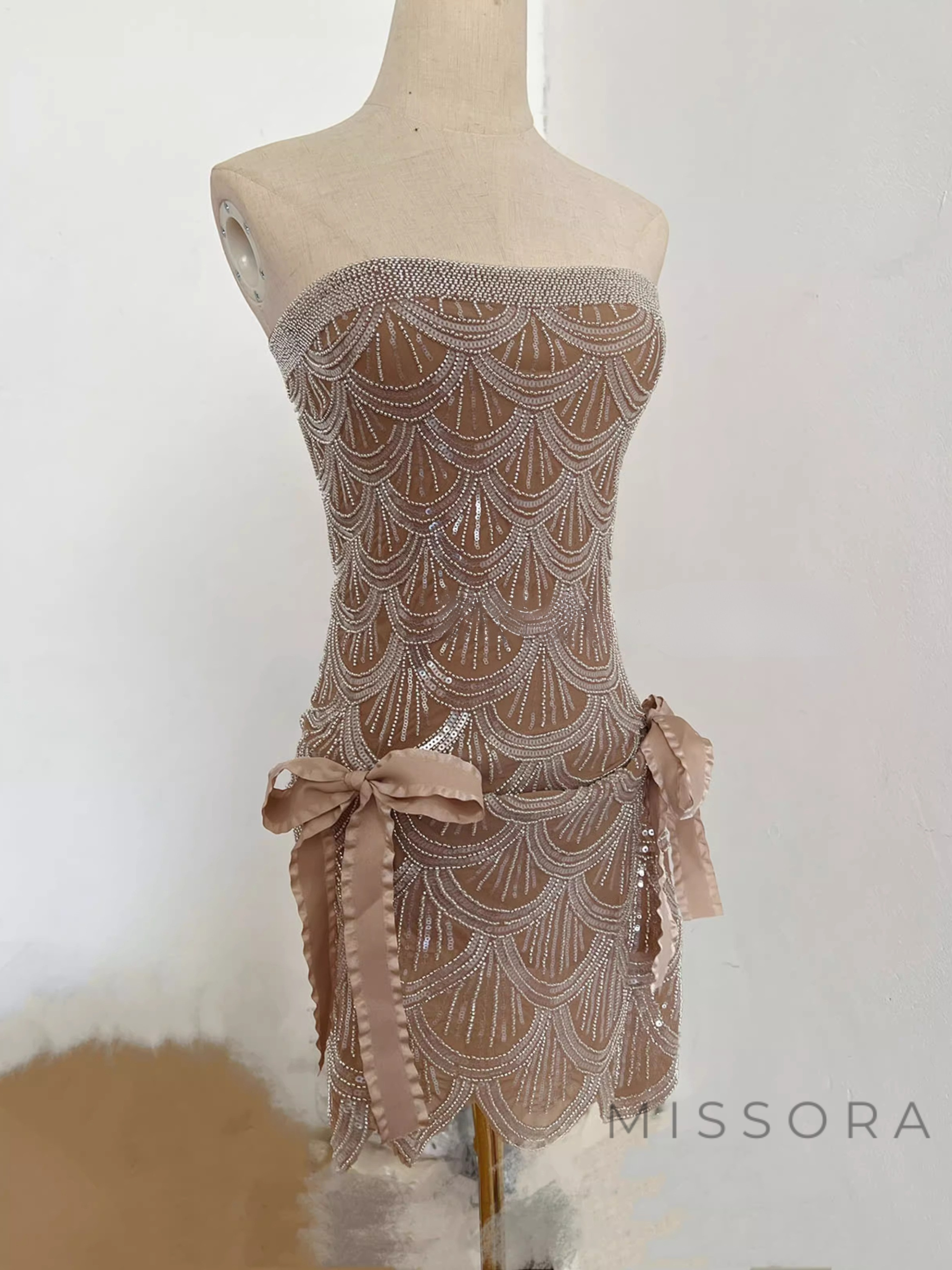 Ivee Payetli Straplez Mini Elbise