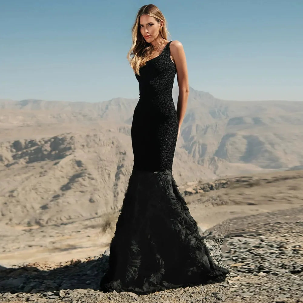 Davie Çiçek İşlemeli Balık Elbise