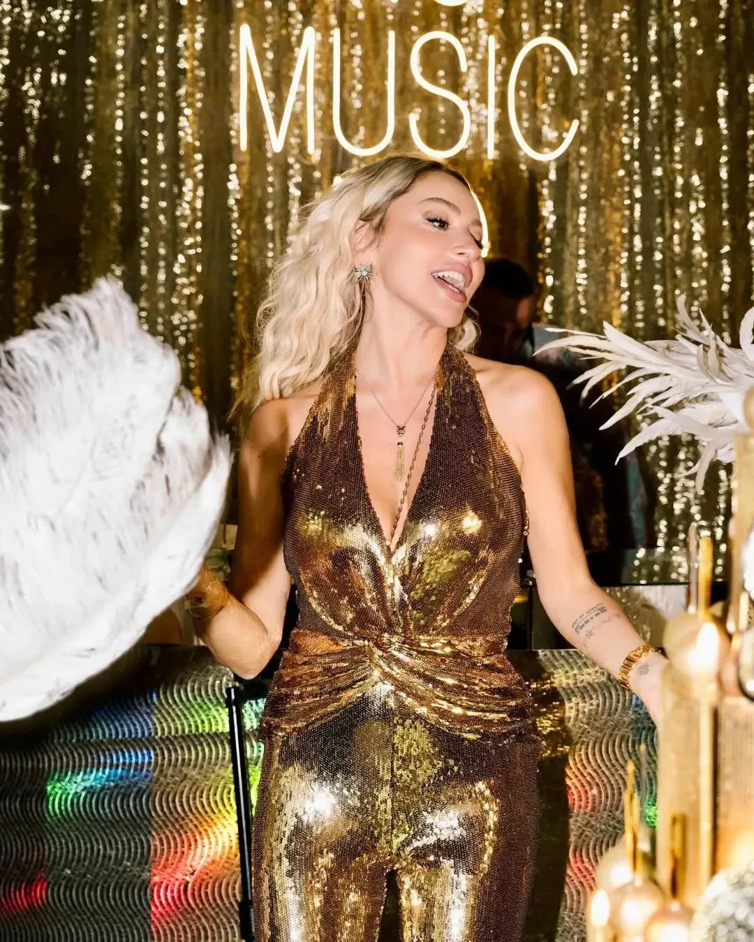 Aryianna Payetli Sırtı Açık Tulum