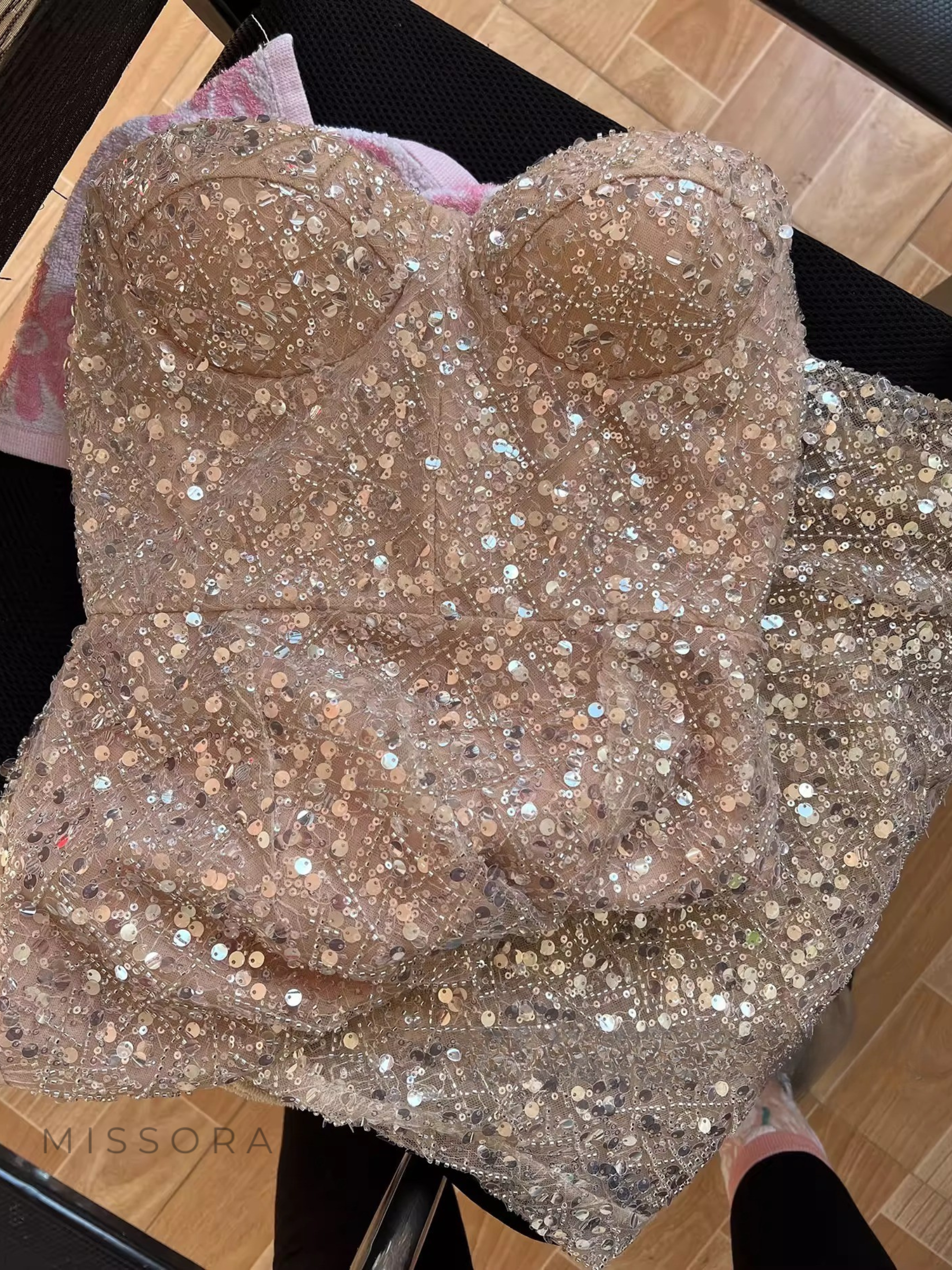 Wesley Payetli Straplez Balık Elbise