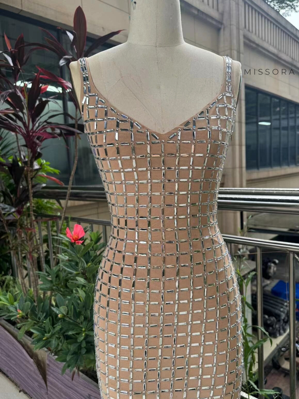 Laurie Işıltılı V Yaka Midi Elbise