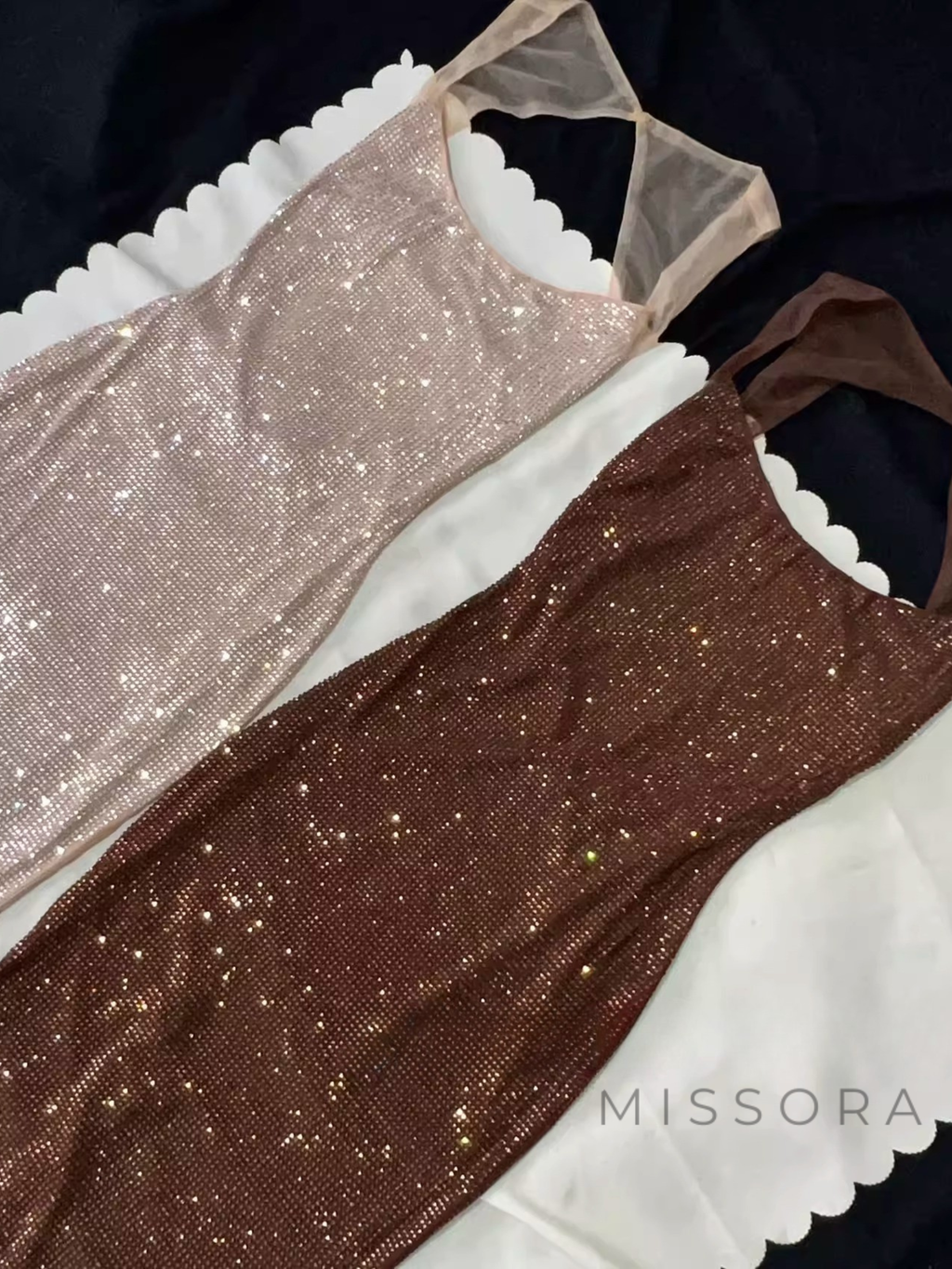 Reeva Sırt Dekolteli Işıltılı Askılı Elbise