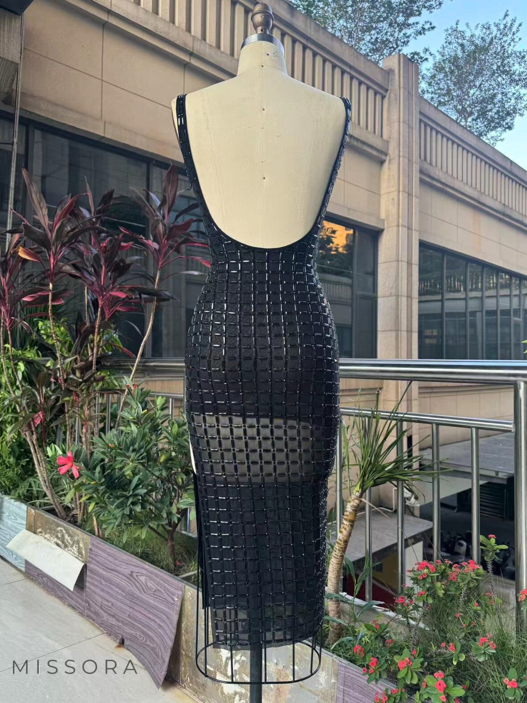 Laurie Işıltılı V Yaka Midi Elbise