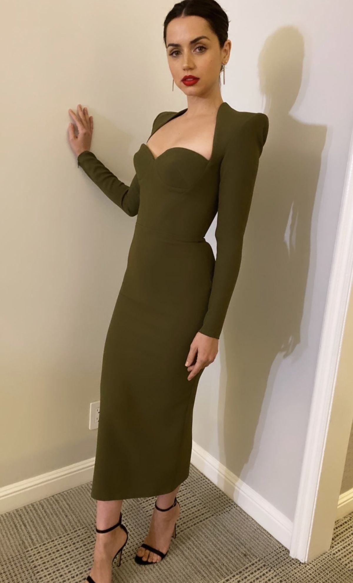 Allianna Uzun Kollu Bandaj Elbise