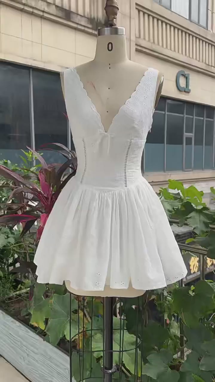 Kaileigh Dantel İşlemeli Mini Elbise