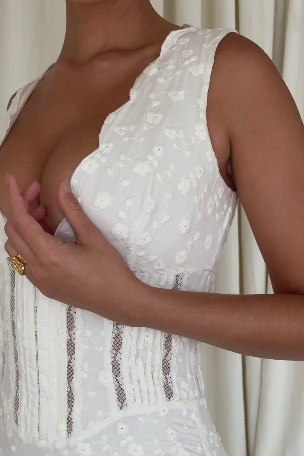 Loralai Dantel Midi Elbise